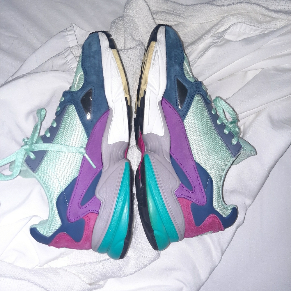 Adidas Falcon